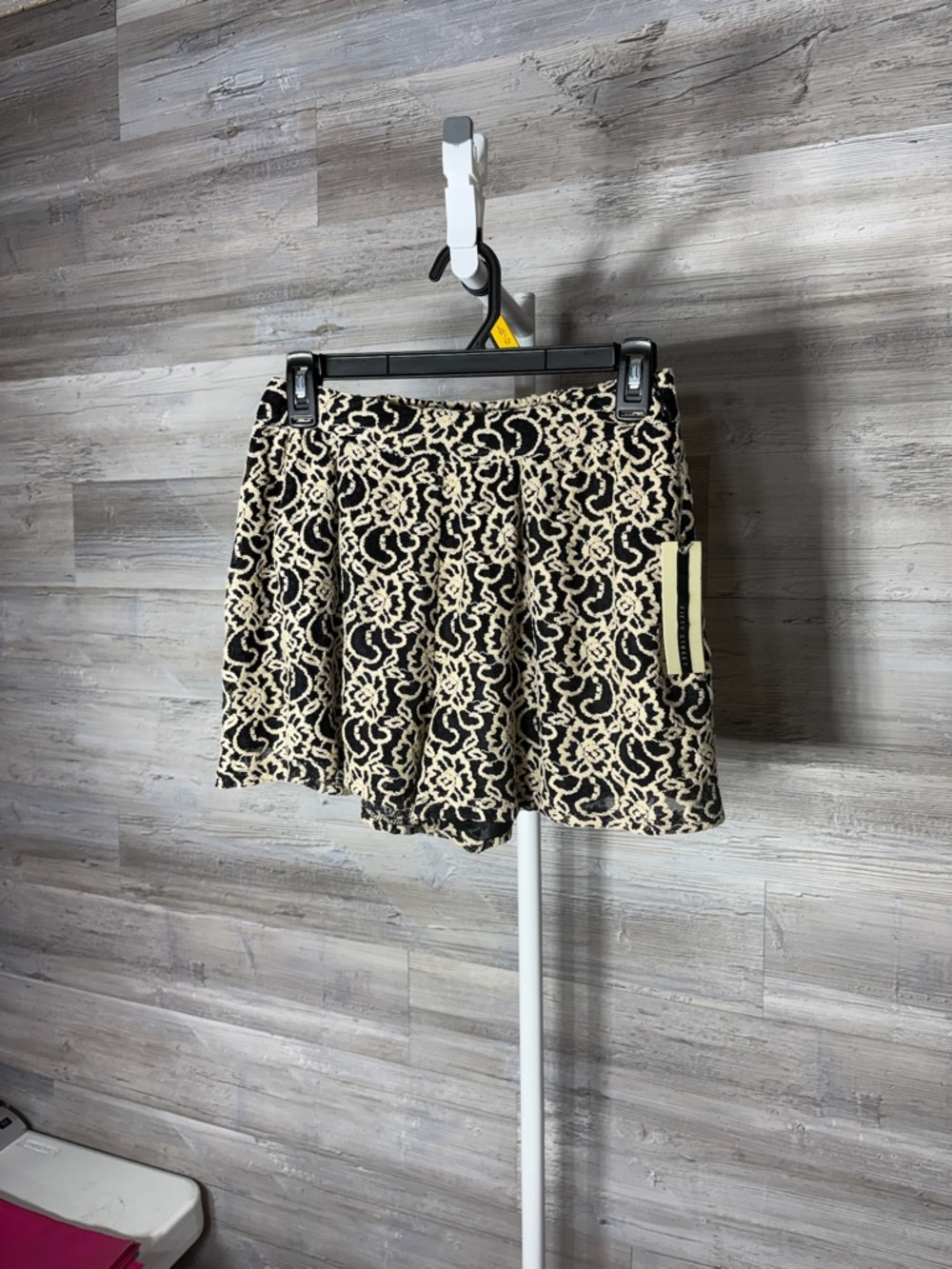 Black and Cream Lace-Pattern Women’s Shorts 2032